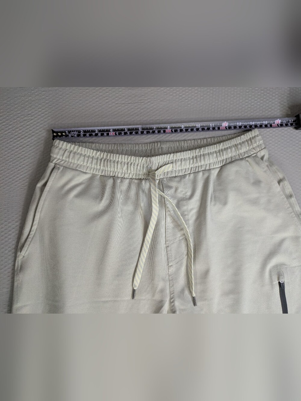 Vuori Sunday Performance Joggers Men’s Medium Platinum White V416 - Picture 5 of 7